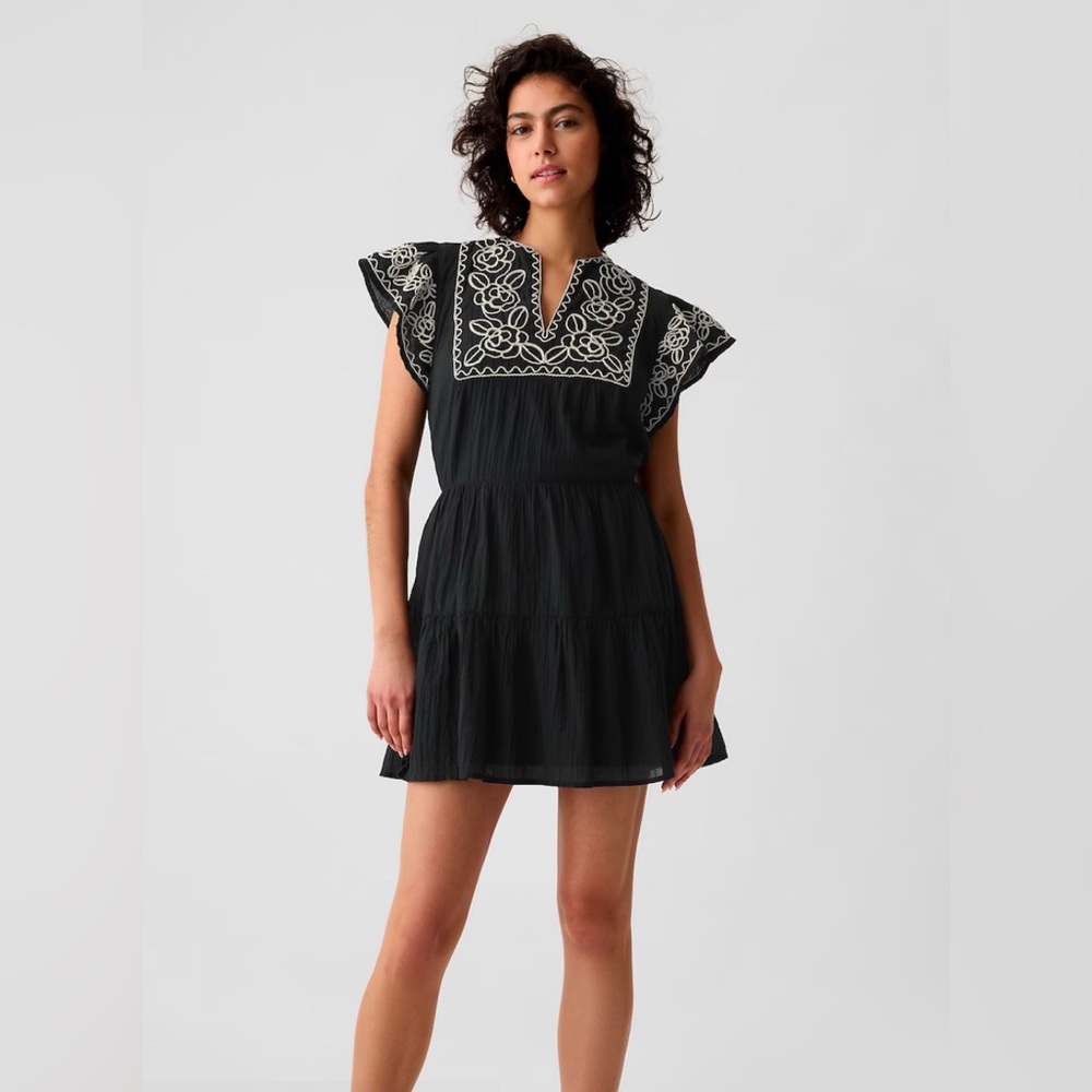 GAP Crinkle Gauze Embroidered Mini Dress Sz small & medium available